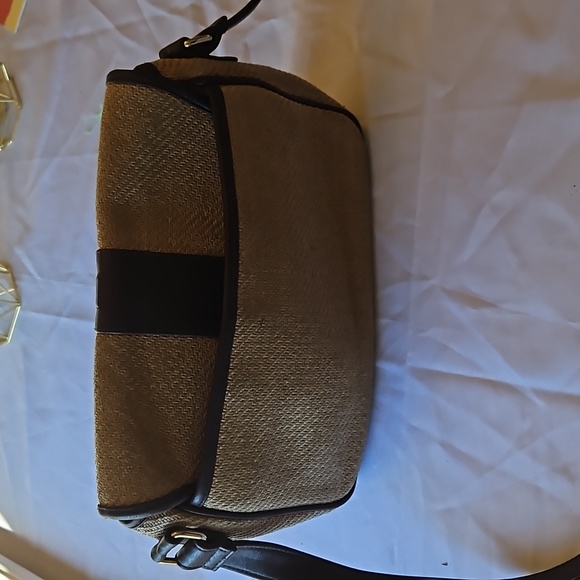 Etienne Aigner rare over shoulder bag - Picture 7 of 10